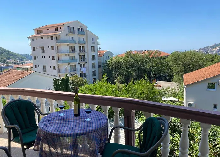 Sunny Villa Apartments